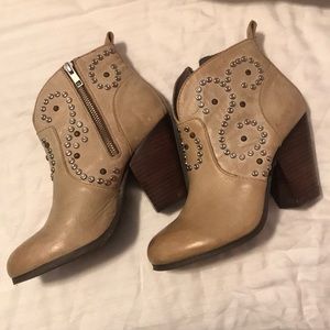 Steve Madden studded ankle booties size 9!